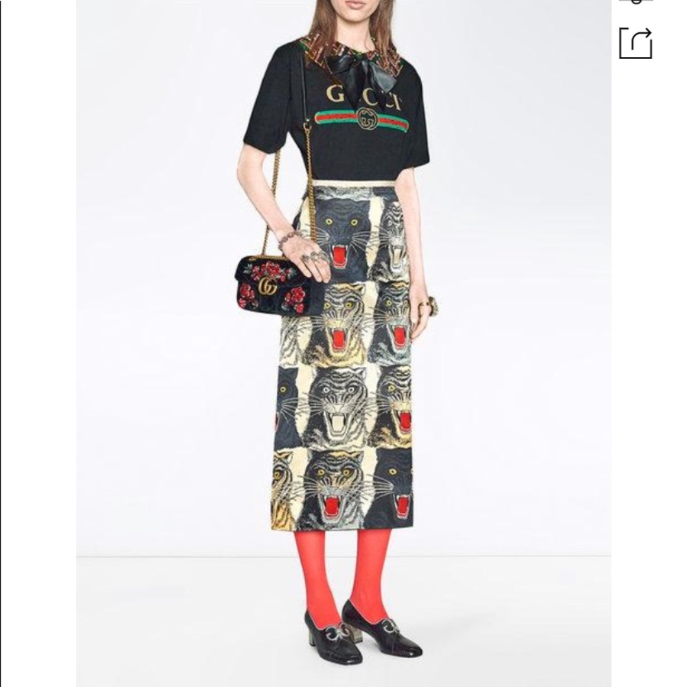 GUCCI
GG Marmont small crystal velvet shoulder bag - Picture 9 of 9